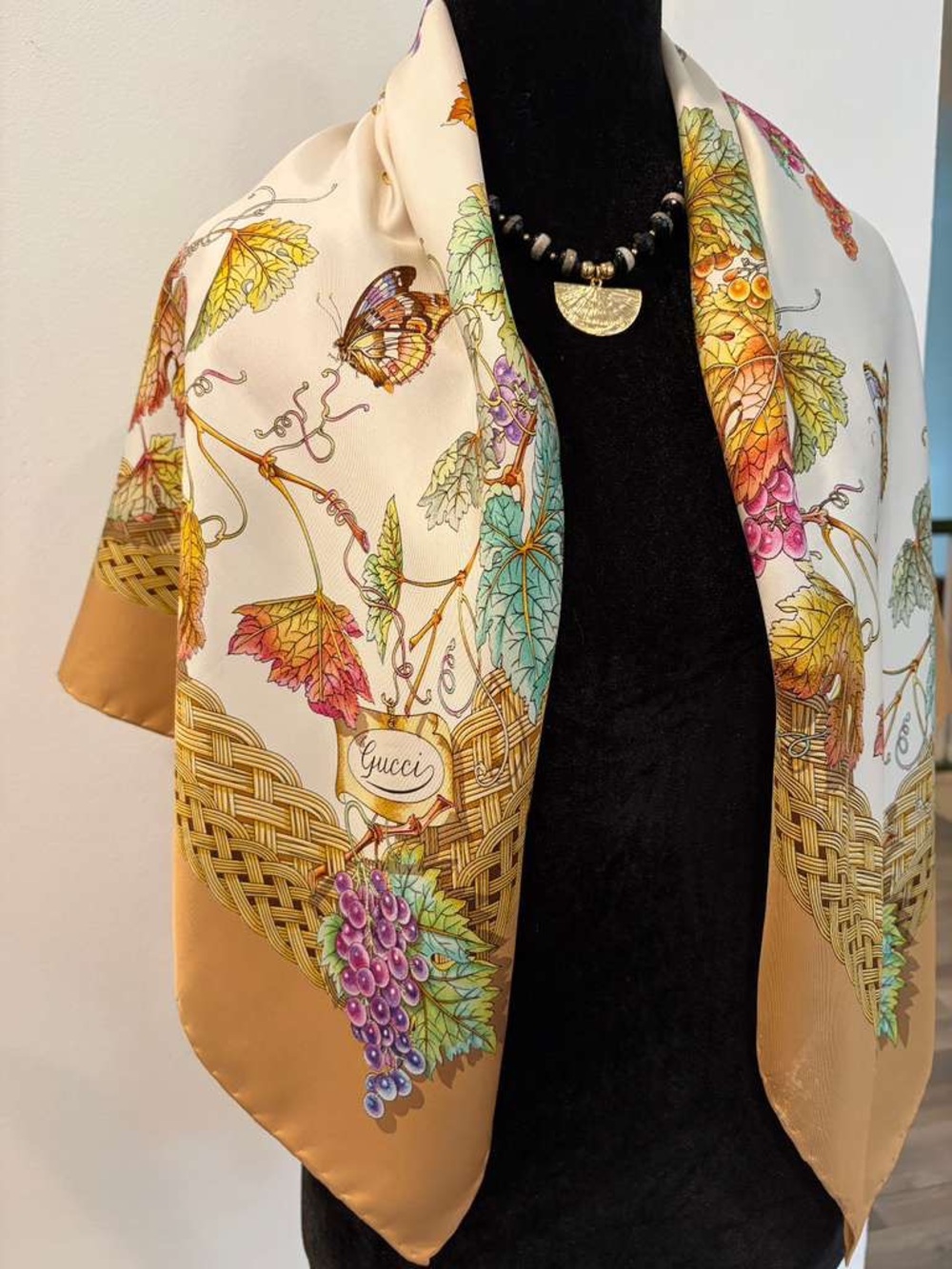 Gucci Silk Scarf Floral Butterfly Cream Hand Rolled - Picture 6 of 12